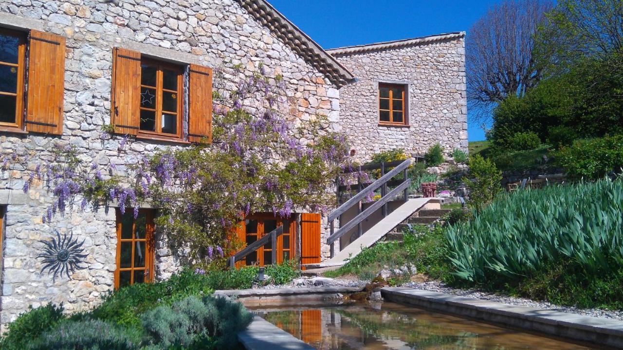 Bed and Breakfast Entre Terre Et Ciel Rémuzat Exterior foto
